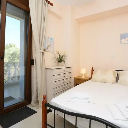 Villa Argo 2 - Beachfront, Big Gardens, Location! Pefkochori