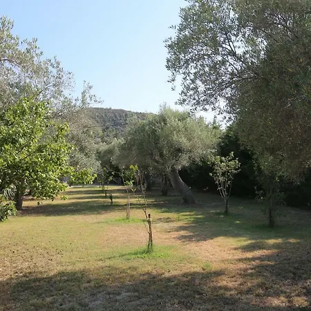 Argo 2 - Beachfront, Big Gardens, Location! *