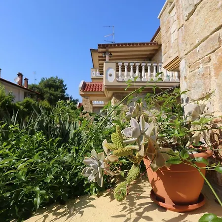 Argo 2 - Beachfront, Big Gardens, Location! Villa *