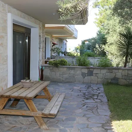 Villa Argo 2 - Beachfront, Big Gardens, Location!