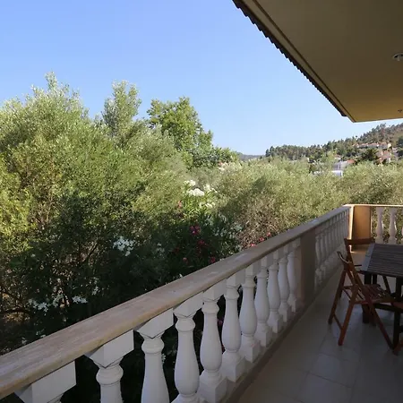 Argo 2 - Beachfront, Big Gardens, Location! Pefkochori