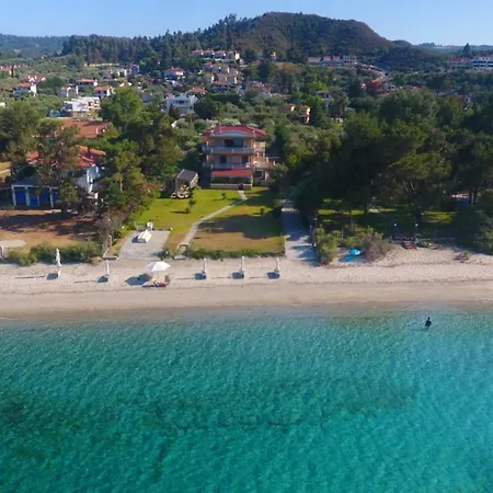 Argo 2 - Beachfront, Big Gardens, Location! Villa
